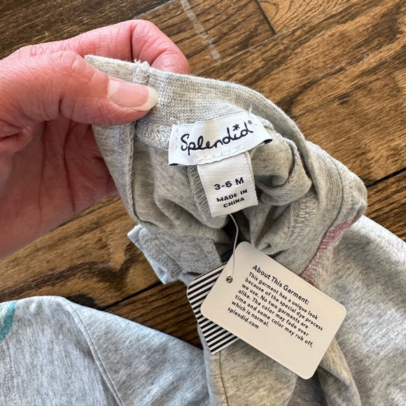 ✨NWT✨ Splendid Rainbow baby romper, size 3-6 months - Picture 4 of 6